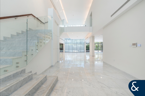 Contemporary | Close to Lagoon | Big Plot